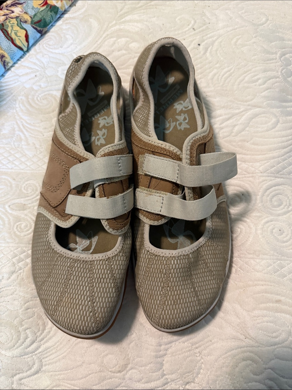 Woman’s Beige/Tan Velcro Active Shoes